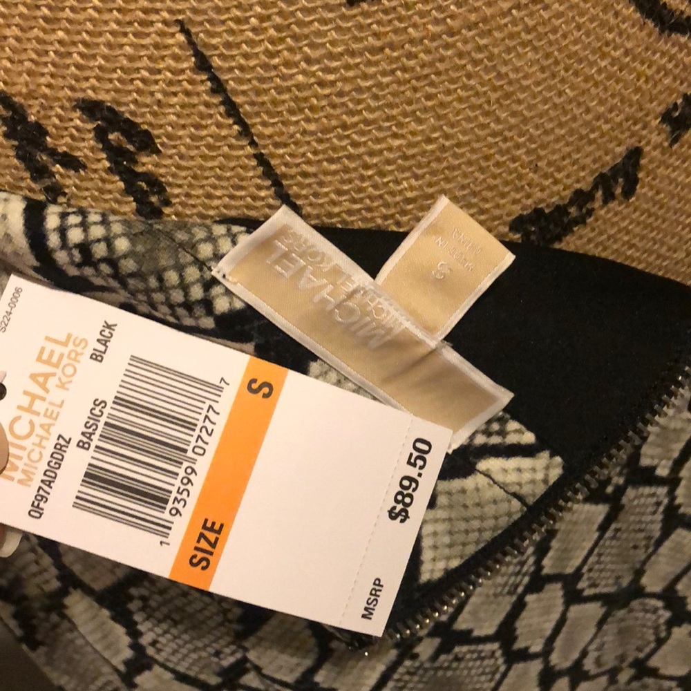 Brand new! Micheal kors snakeskin skirt - Picture 6 of 8